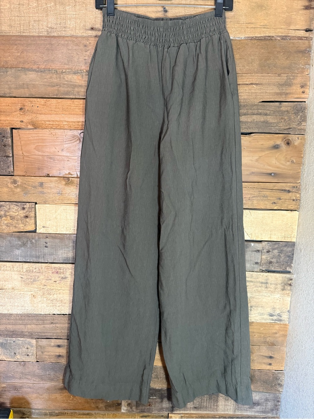 Sanctuary Olive Green Wide Leg Pants Elastic Waist Gaucho Style Pockets Large